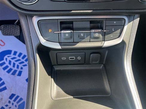 Used 2023 GMC Terrain SLE w/ Driver Convenience Package image 23