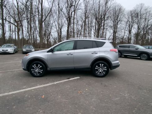 Used 2016 Toyota RAV4 LE image 11
