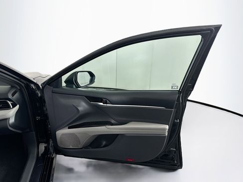 Used 2023 Toyota Camry LE image 29