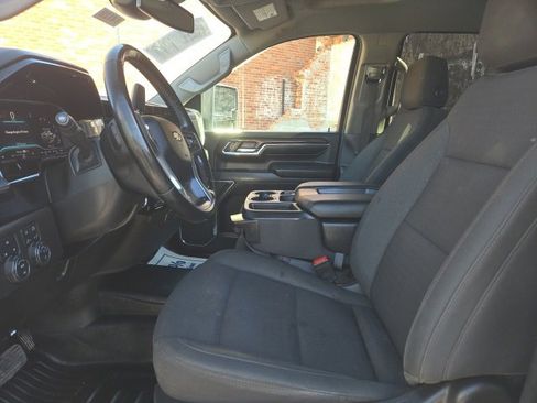 Used 2024 Chevrolet Silverado 2500 LT w/ Convenience Package image 10