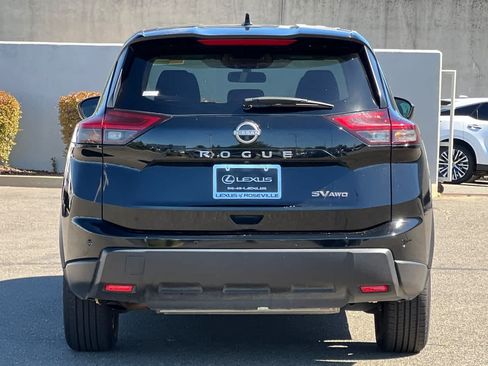Used 2024 Nissan Rogue SV AWD/4WD image 8