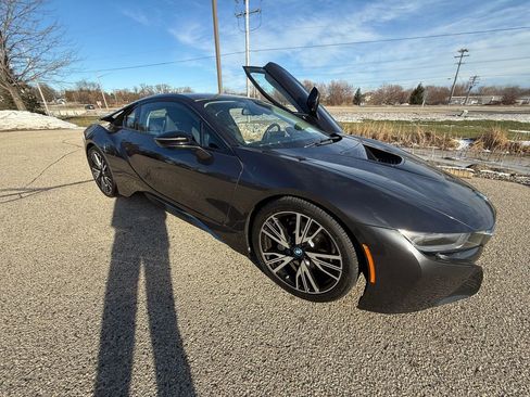 Used 2015 BMW i8 image 2
