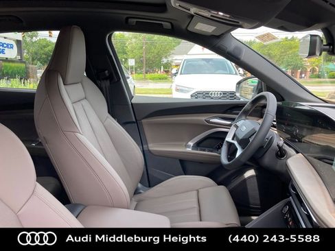 Used 2025 Audi Q5 Premium w/ Convenience Package image 20