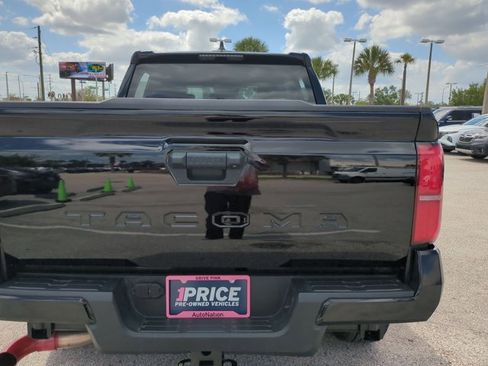 Used 2025 Toyota Tacoma TRD Sport AWD/4WD image 7