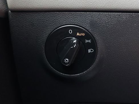 Used 2024 Volkswagen Taos SE image 26