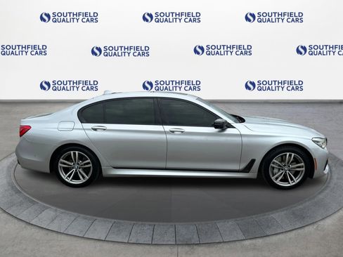 Used 2017 BMW 750i xDrive AWD/4WD image 8