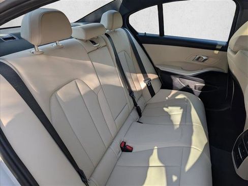 Used 2025 BMW 330i Sedan w/ Premium Package image 18