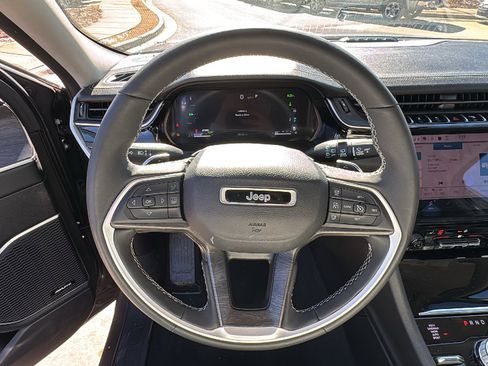 Used 2023 Jeep Grand Cherokee 4WD 4xe image 25