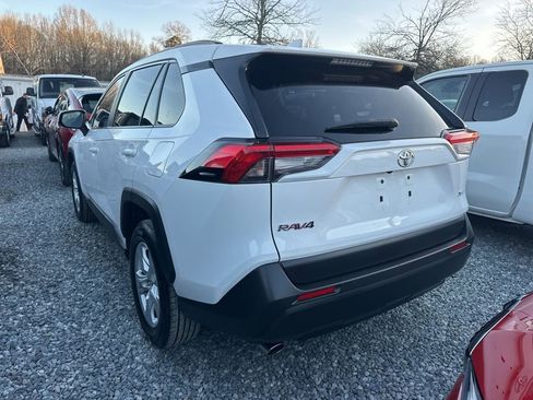 Used 2019 Toyota RAV4 XLE w/ Convenience Package image 5