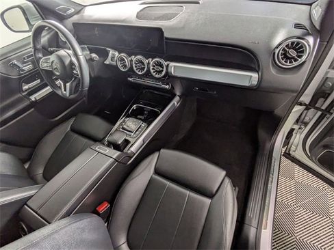 Used 2023 Mercedes-Benz EQB 300 4MATIC image 33