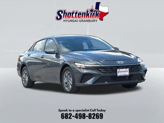 Used 2025 Hyundai Elantra Hybrid FWD video 3