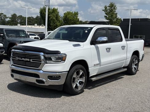 Used 2023 RAM 1500 Laramie AWD/4WD image 5