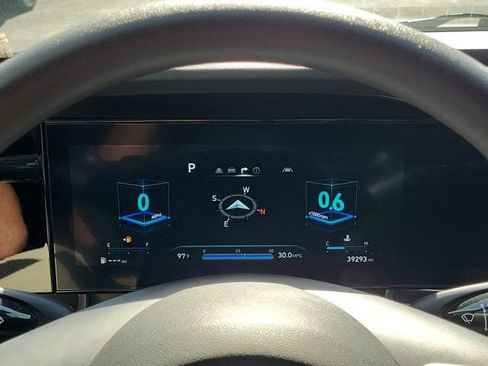 Used 2024 Hyundai Elantra SEL FWD image 21