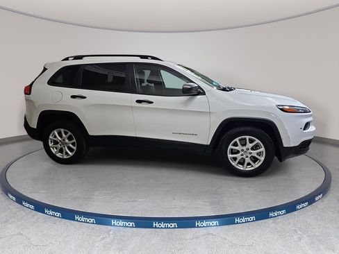 Used 2016 Jeep Cherokee Sport w/ Cold Weather Group AWD/4WD image 5