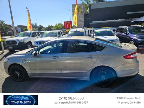 Used 2015 Ford Fusion Energi Titanium FWD image 8