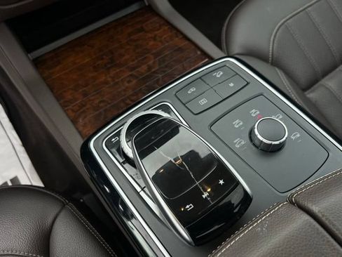 Used 2018 Mercedes-Benz GLS 450 4MATIC image 39