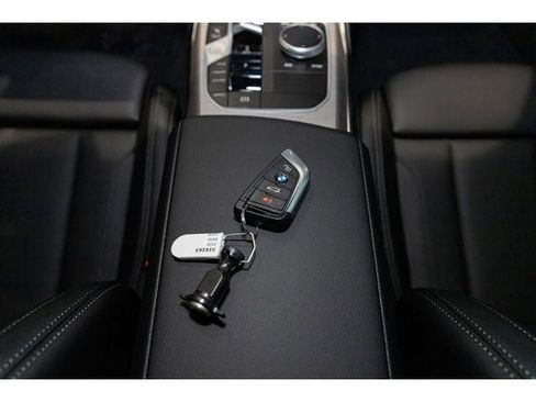 New 2026 BMW 330i xDrive Sedan w/ Convenience Package AWD/4WD image 80