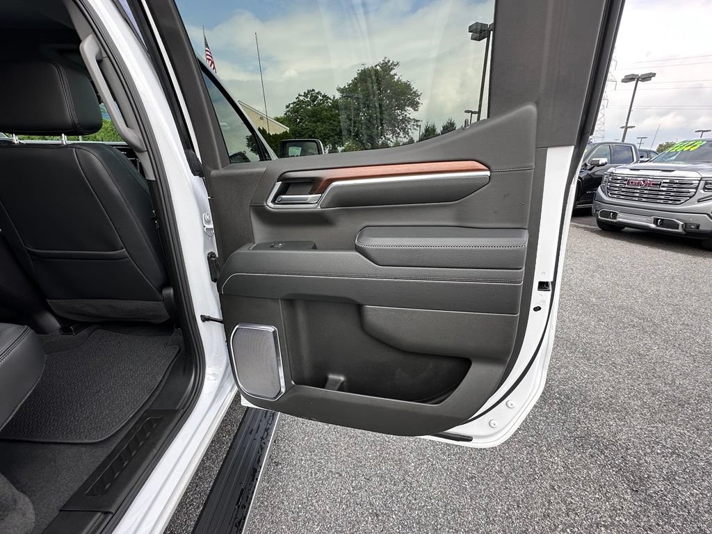 Used 2025 GMC Sierra 1500 Denali w/ Denali Reserve Package AWD/4WD image 18
