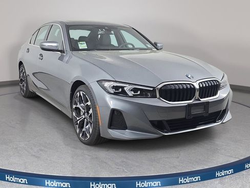 Used 2025 BMW 330i xDrive Sedan w/ Convenience Package image 4