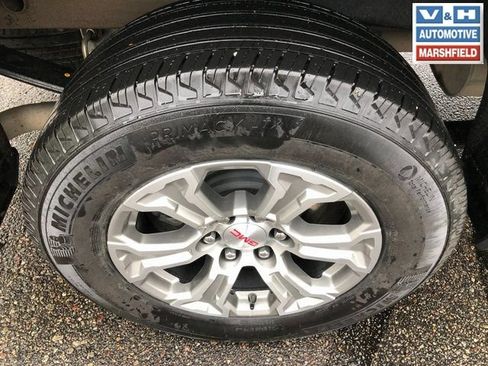 Used 2025 GMC Sierra 1500 SLT AWD/4WD image 23