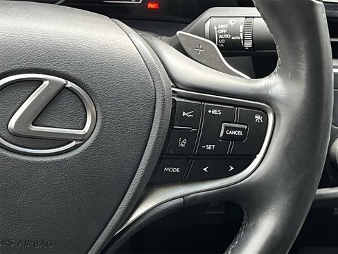 Used 2025 Lexus ES 300h w/ Premium Package image 14