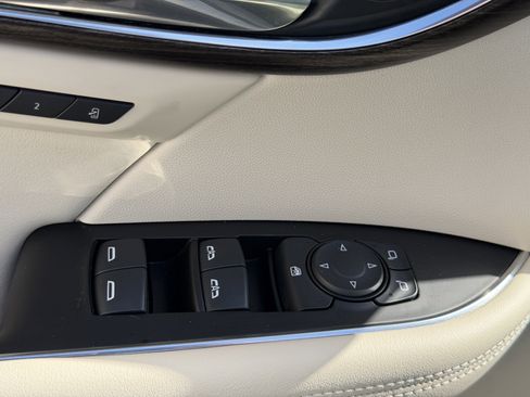 Used 2023 Buick Envision Avenir image 16