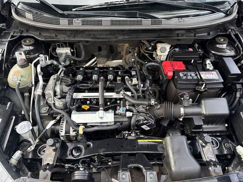 Used 2023 Nissan Kicks S image 9