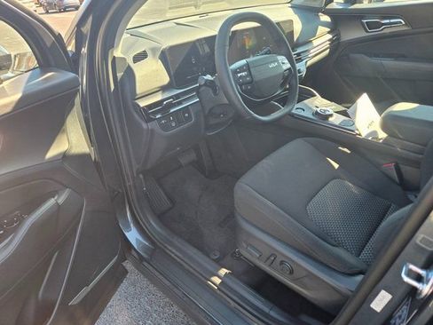 New 2026 Kia Sportage S AWD/4WD image 4