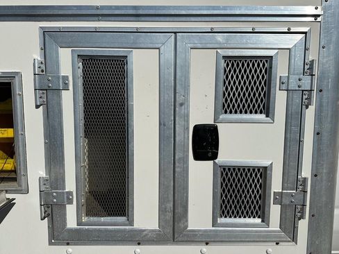 Used 2019 Ford E-450 and Econoline 450 Super Duty w/ Power Windows & Locks Group image 20