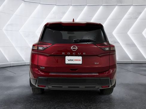 Used 2024 Nissan Rogue SV FWD image 5