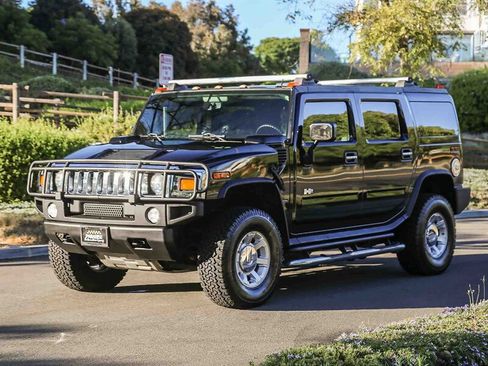 Used 2005 HUMMER H2 w/ Preferred Equipment Group image 3
