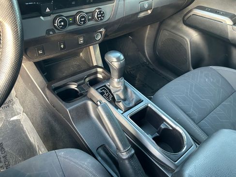 Used 2016 Toyota Tacoma TRD Sport image 18