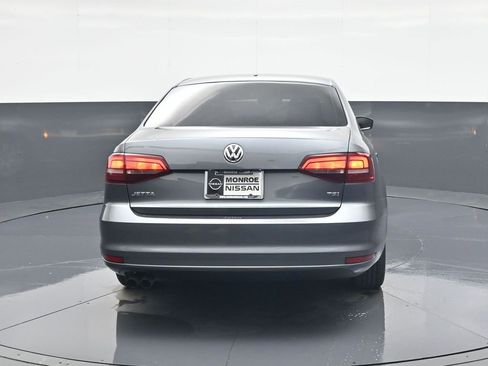 Used 2017 Volkswagen Jetta S image 6