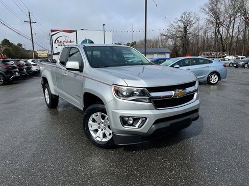 Used 2018 Chevrolet Colorado LT w/ LT Convenience Package image 2