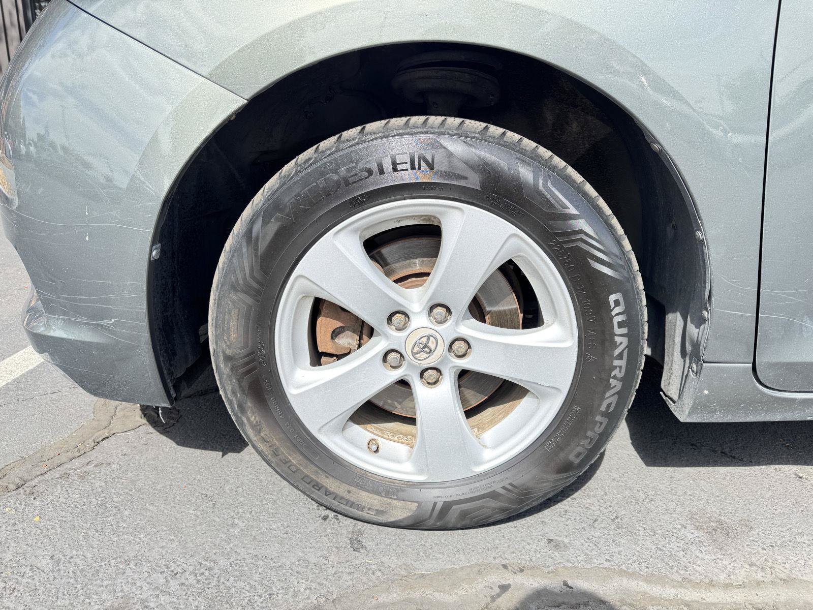 Used 2012 Toyota Sienna LE FWD image 9