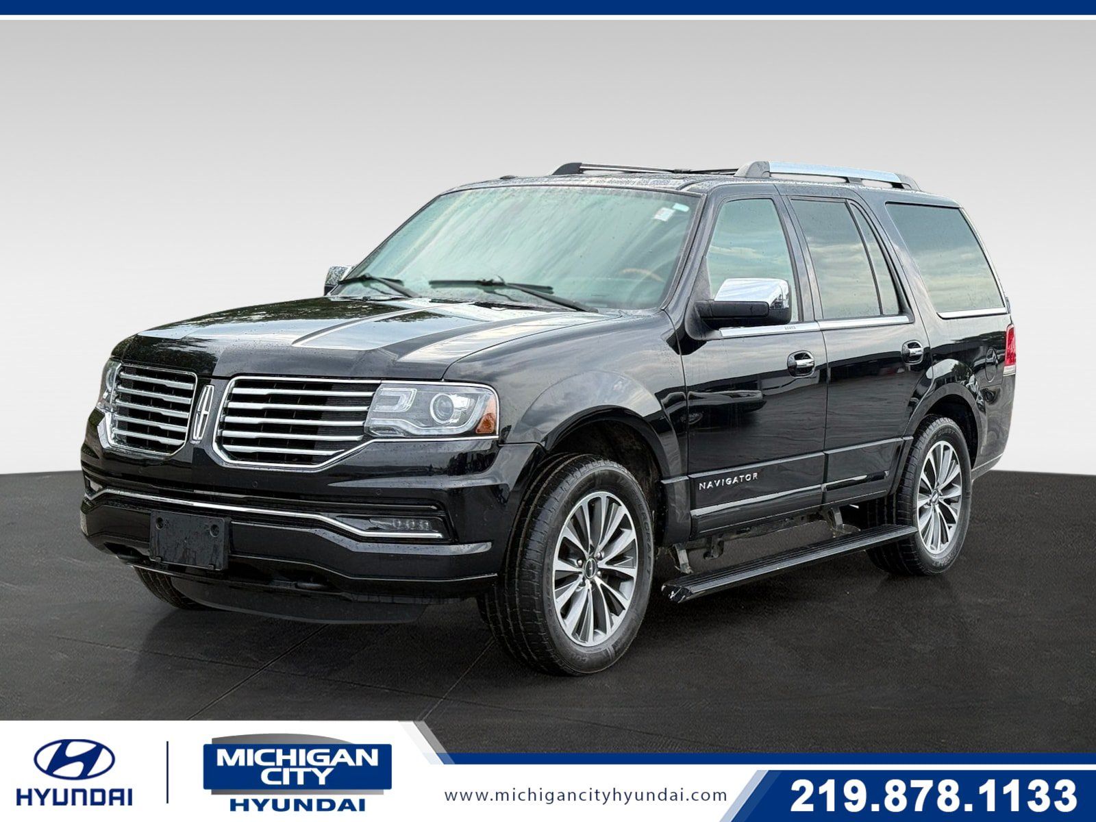 Used 2017 Lincoln Navigator Select AWD/4WD image 1