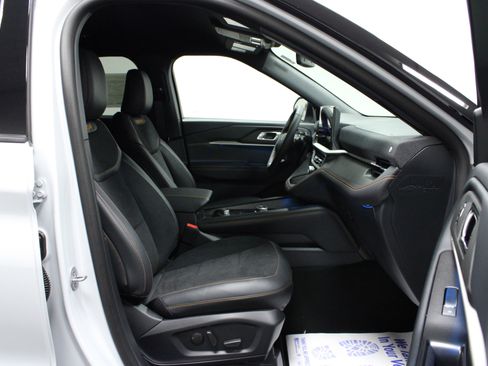 New 2026 Ford Explorer Tremor w/ Tremor Convenience Package image 17