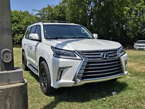 Used 2017 Lexus LX 570 4WD image 1
