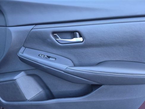 Used 2025 Nissan Sentra SV FWD image 31