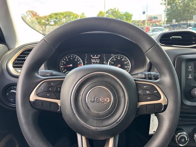 Used 2015 Jeep Renegade Sport w/ Power & Air Group FWD image 18