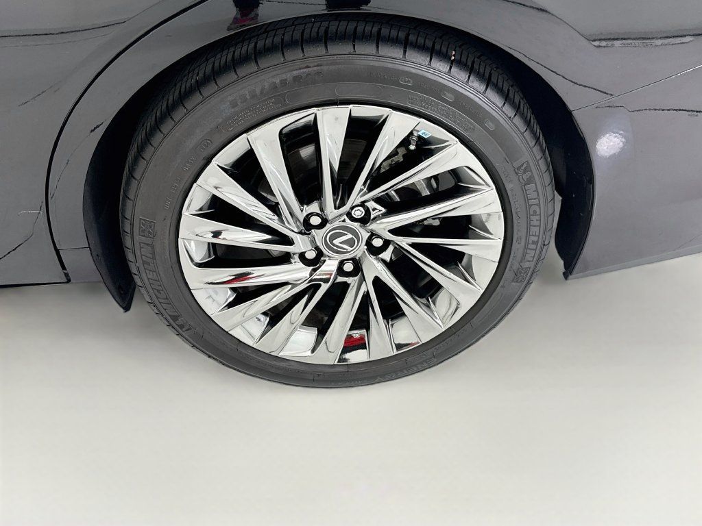Used 2024 Lexus ES 350 Ultra Luxury w/ Accessory Package (Z2) FWD image 30