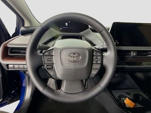 New 2026 Toyota Prius Plug-In Hybrid FWD image 11