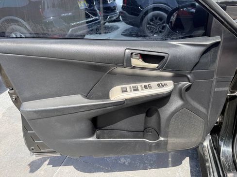 Used 2012 Toyota Camry SE FWD image 8