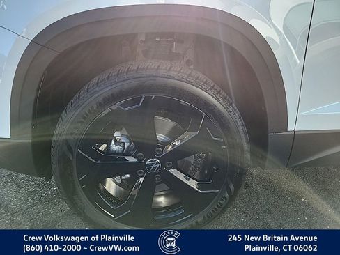 New 2026 Volkswagen Taos SE image 17