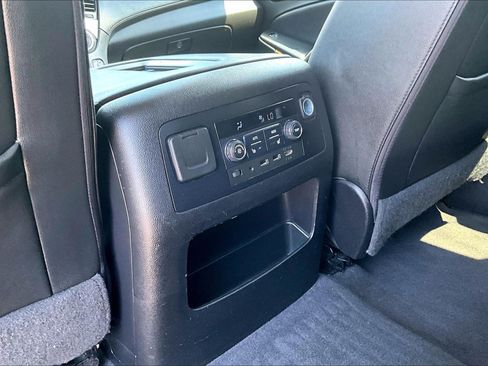 Used 2019 Chevrolet Tahoe Premier AWD/4WD image 23