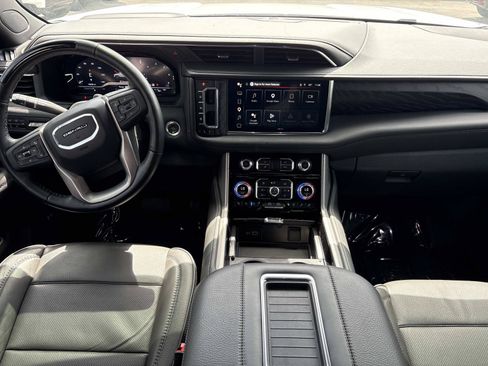 Used 2024 GMC Yukon XL Denali w/ Advanced Technology Package AWD/4WD image 28