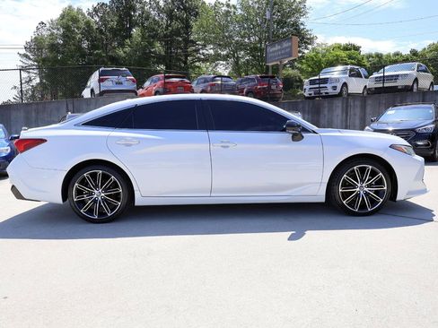 Used 2019 Toyota Avalon Touring FWD image 8