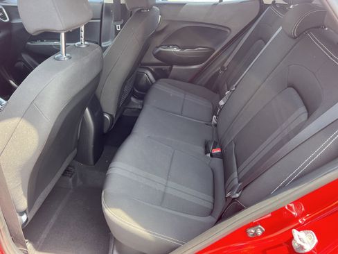 Used 2022 Hyundai Venue SEL FWD image 23
