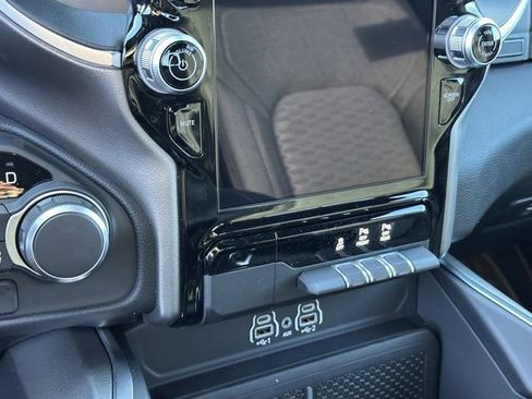 New 2026 RAM 1500 4x4 Crew Cab image 31