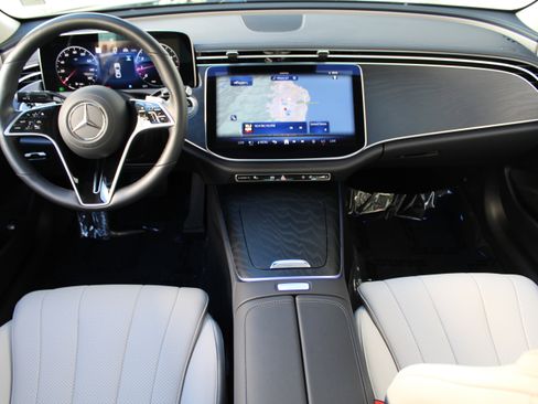 Used 2025 Mercedes-Benz E 350 Sedan image 15